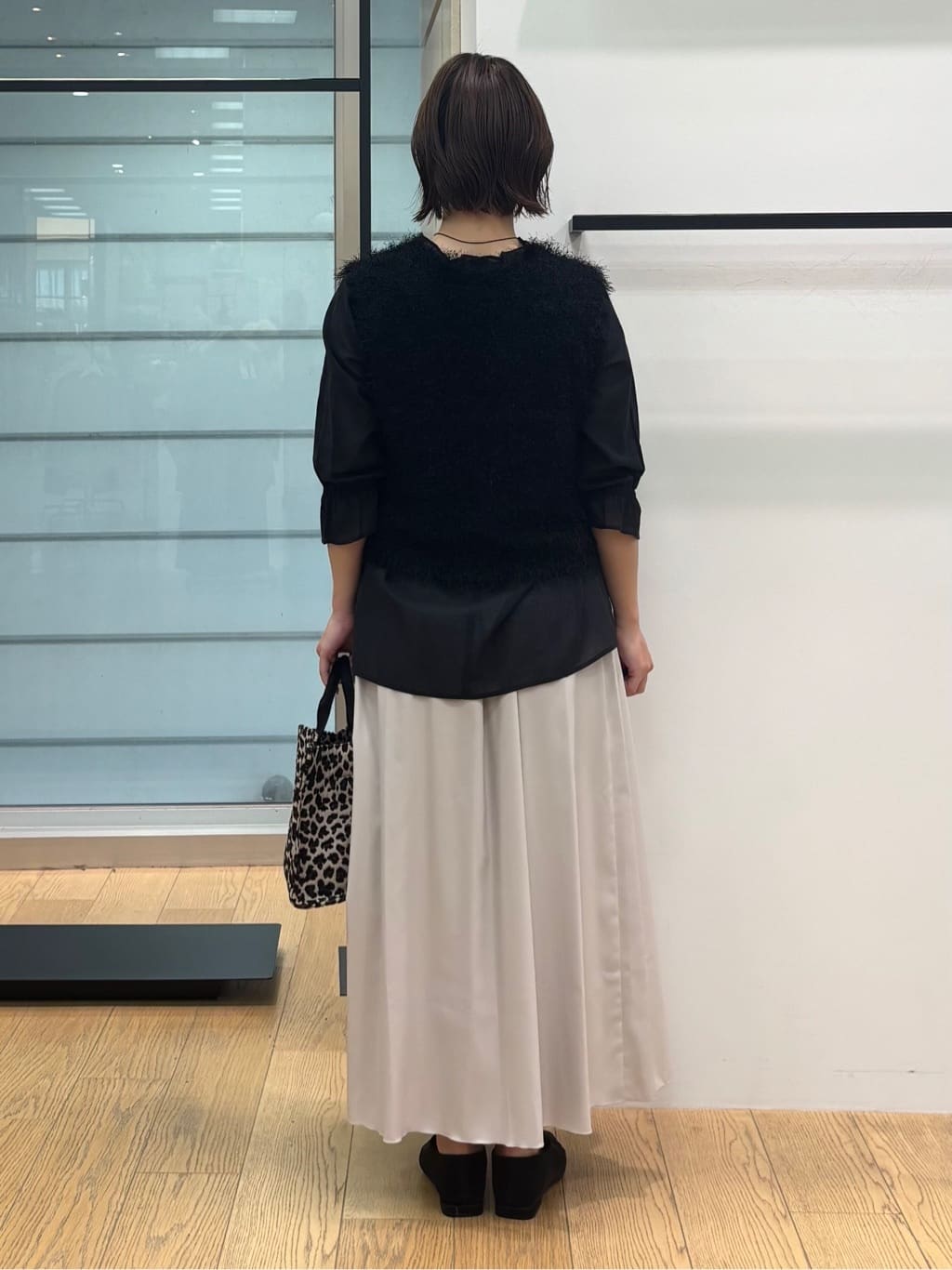 asamiさんの「INDIVI｜フェザーモールニットベスト」を使ったコーディネート