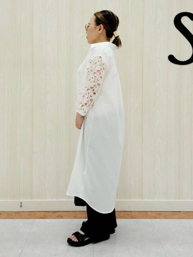 nanahachiさんの「SHOO･LA･RUE｜◆お袖レースが上品な シャツワンピース」を使ったコーディネート