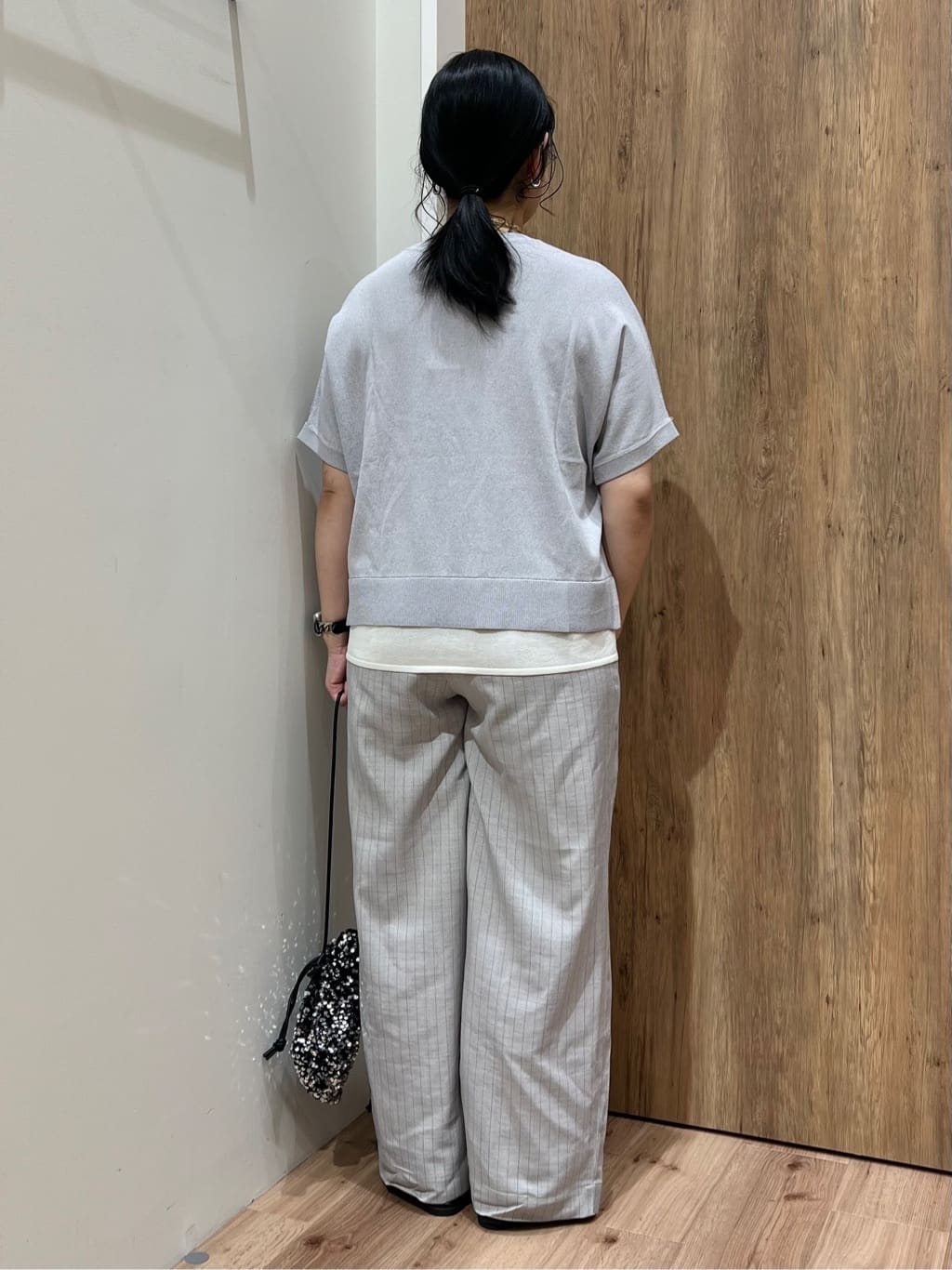 Reinaさんの「grove｜ロープベルトで差がつく 洗練リラックスパンツ」を使ったコーディネート