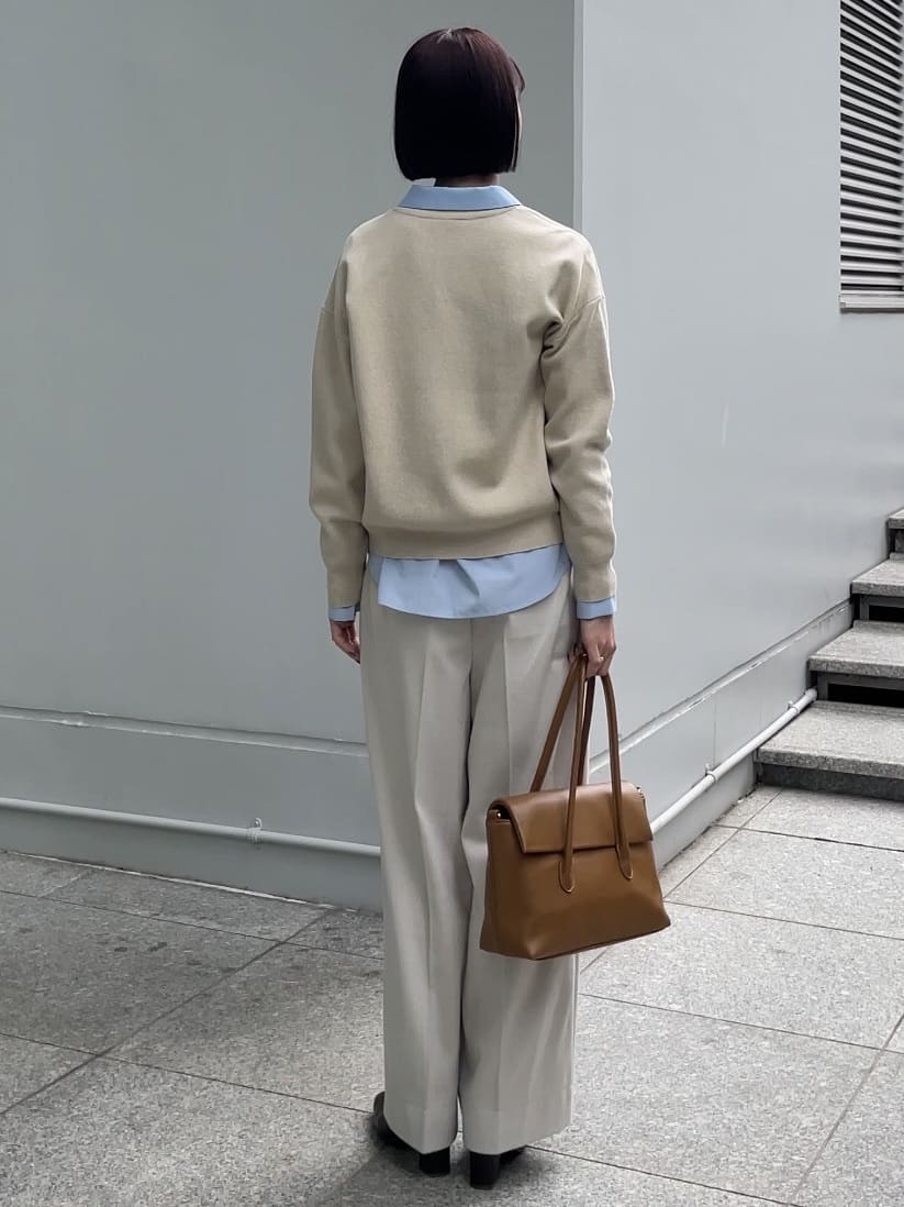 NATSUMIさんの「grove｜カレッジロゴキーネックニット」を使ったコーディネート
