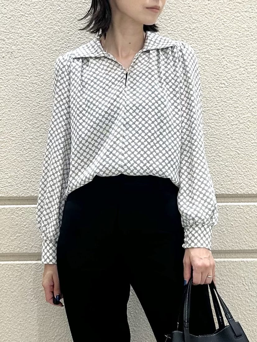 Takahashiさんの「COUP DE CHANCE｜◆【手洗い可／ボウタイ取外し可】配色パイピングボウブラウス」を使ったコーディネート