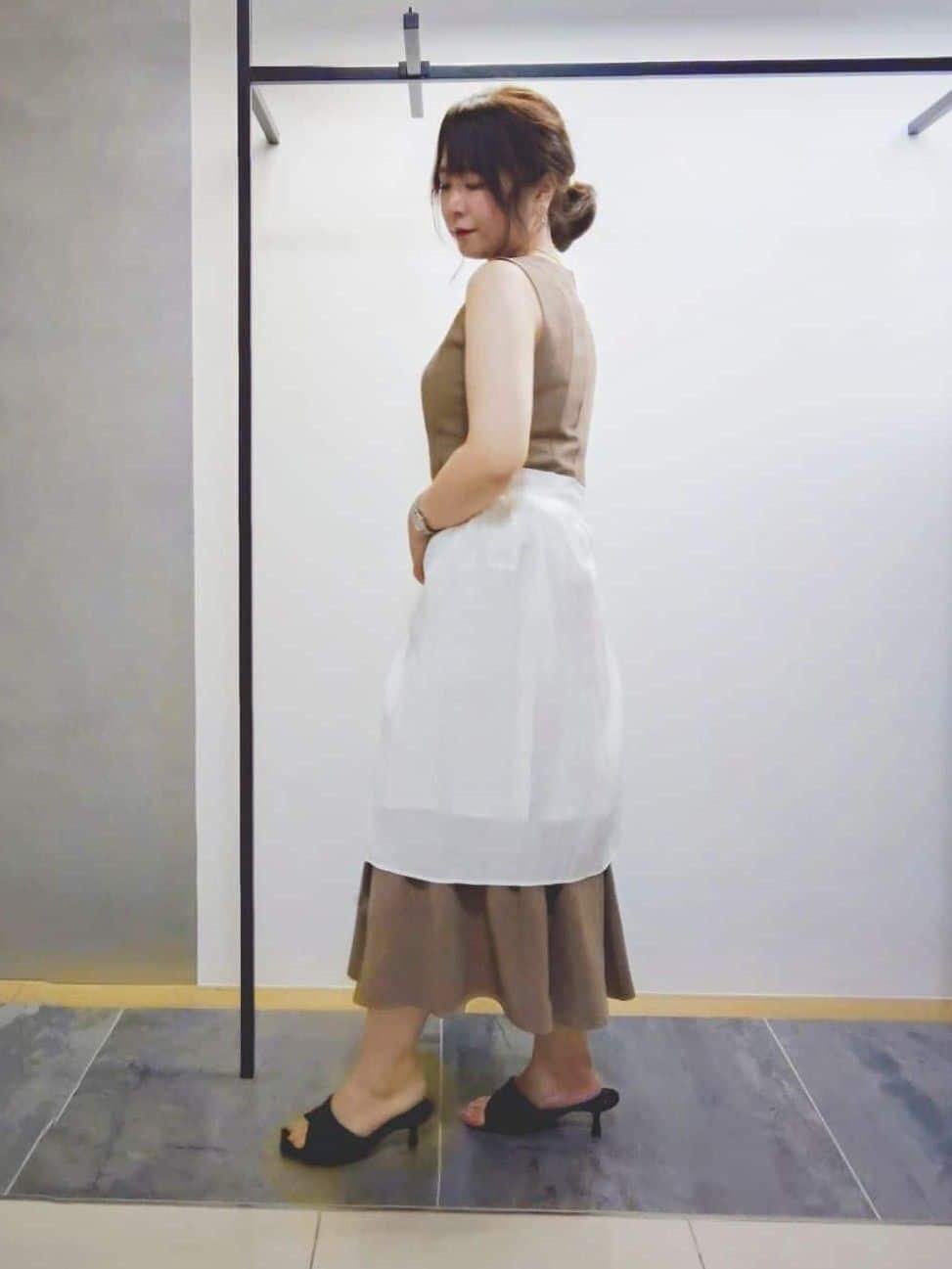 TOMOMIさんの「INDIVI｜【美シルエット】ノースリーブワンピース」を使ったコーディネート