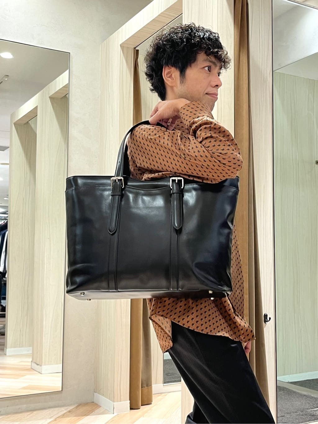 URAさんの「TAKEO KIKUCHI｜ボーラーハット柄 長袖シャツ」を使ったコーディネート