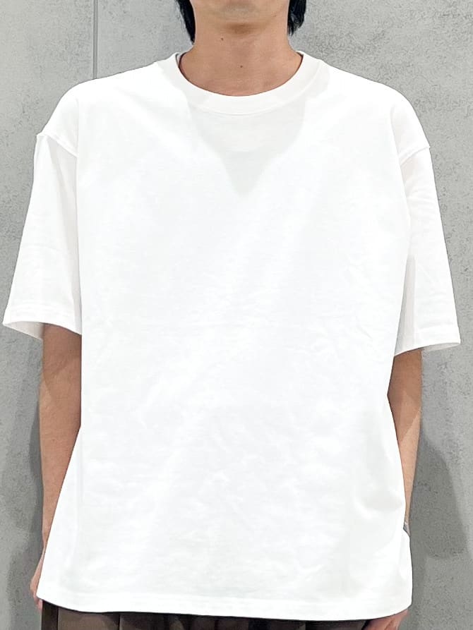 SHI-MAさんの「THE SHOP TK｜エシカルブロード切替Tシャツ 洗濯機OK」を使ったコーディネート