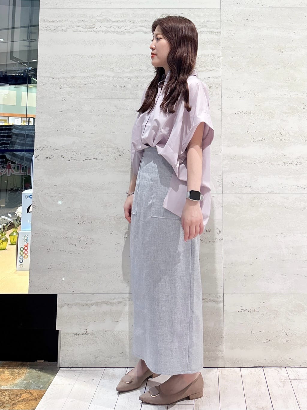 かほさんの「OPAQUE.CLIP｜《美人百花掲載》ストレッチリネンライクタイトスカート【洗濯機洗い可】」を使ったコーディネート