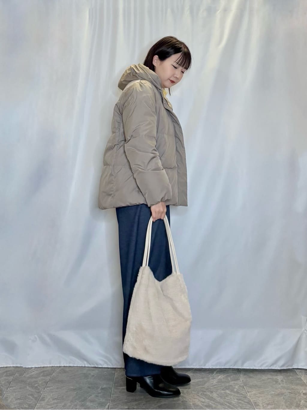 ネリさんの「SHOO･LA･RUE｜【高レビュー】デニム見え 裏起毛ワイドパンツ」を使ったコーディネート