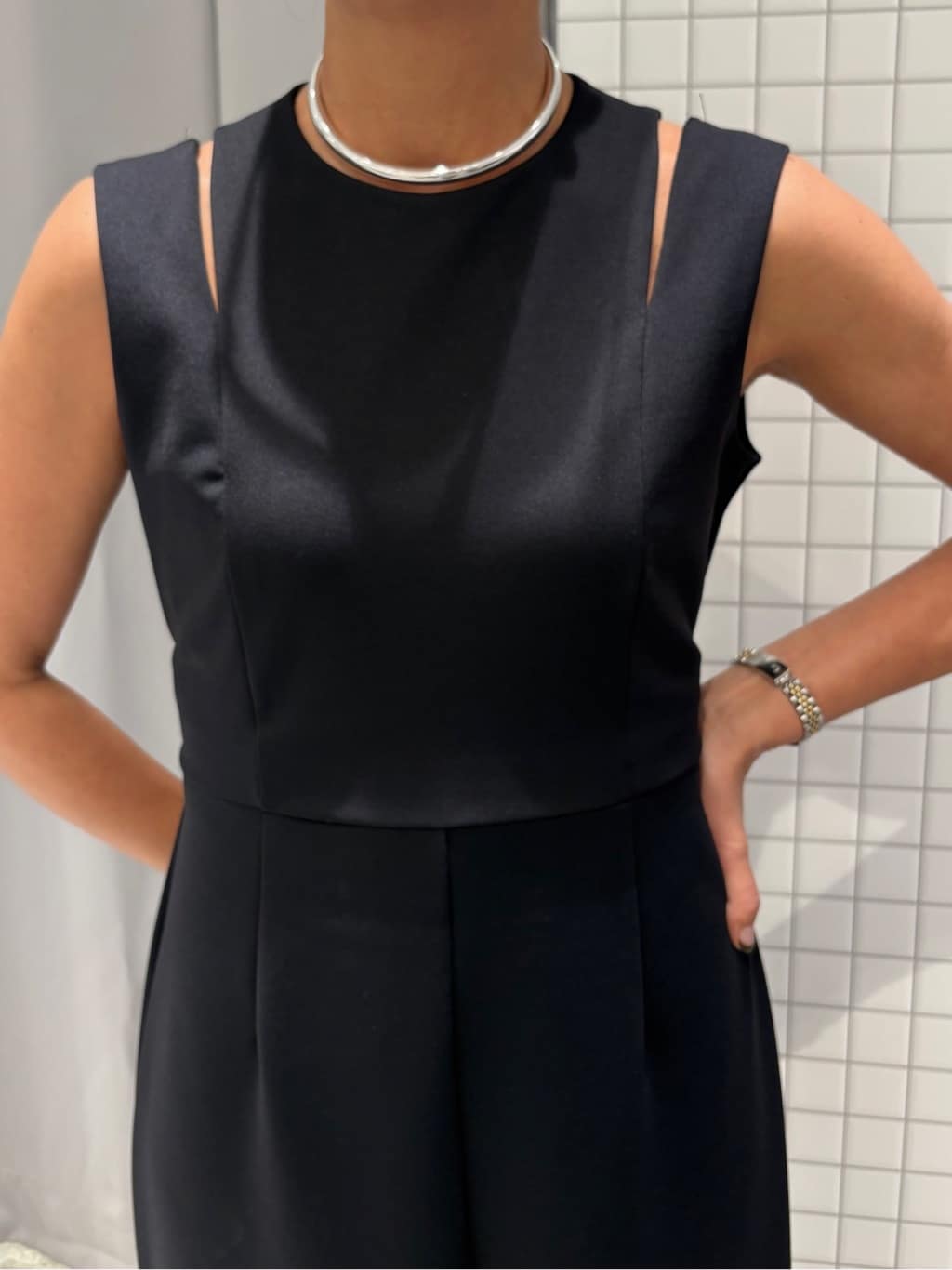 ibuさんの「CODE A｜slit jersey dress」を使ったコーディネート