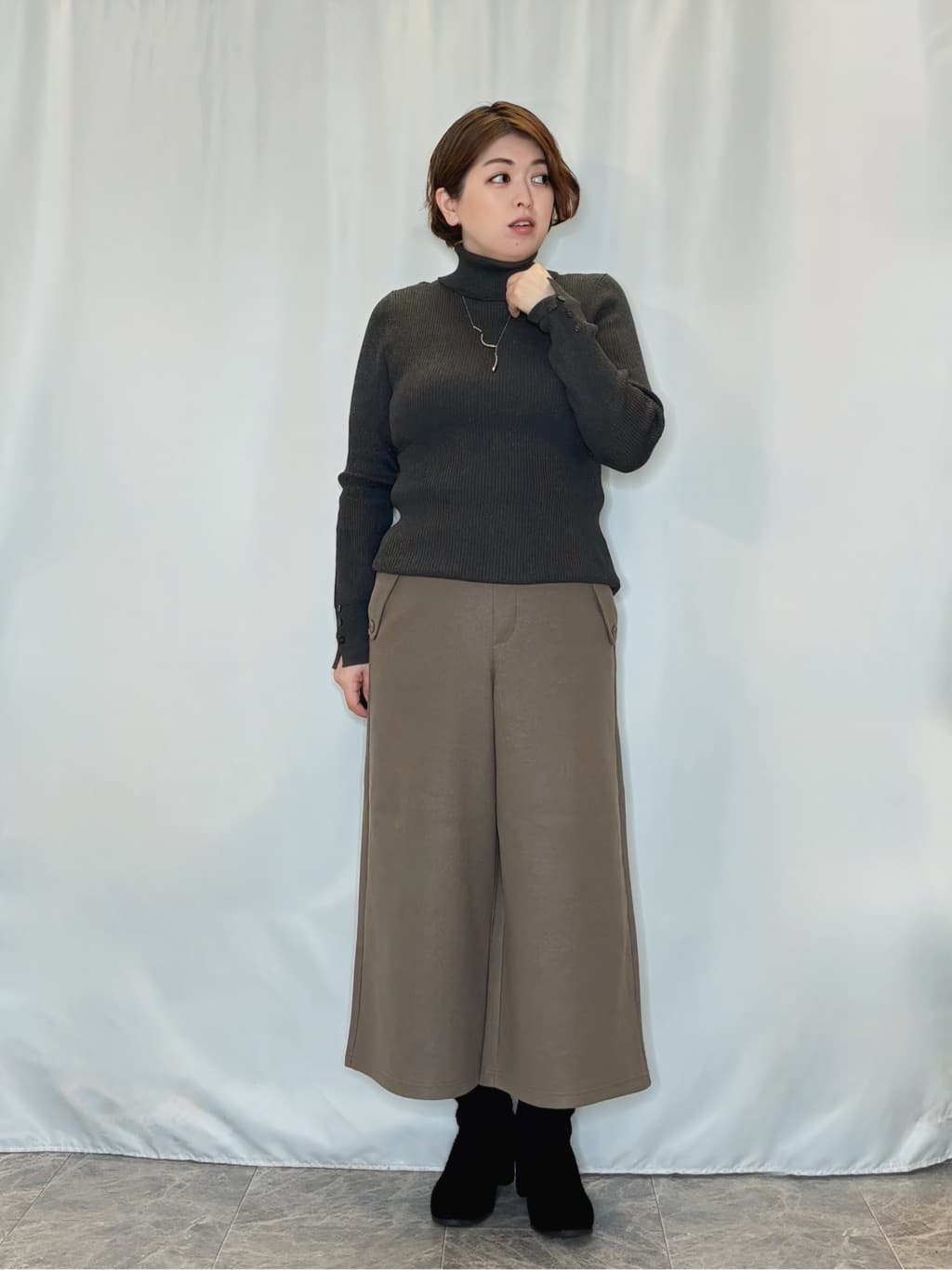 たみさんの「SHOO･LA･RUE｜【洗濯機可】美脚見え あったか圧縮ニット ガウチョパンツ」を使ったコーディネート