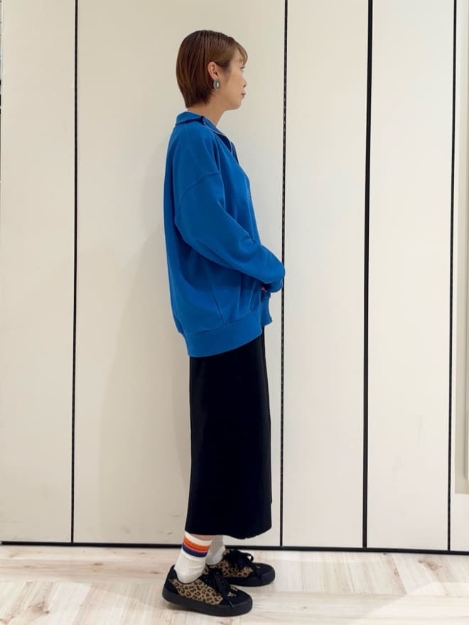ｓａｔｏｍｉさんの「SHOO･LA･RUE｜8色の選べる楽しさ ハーフジップ オーバーサイズスウェット」を使ったコーディネート