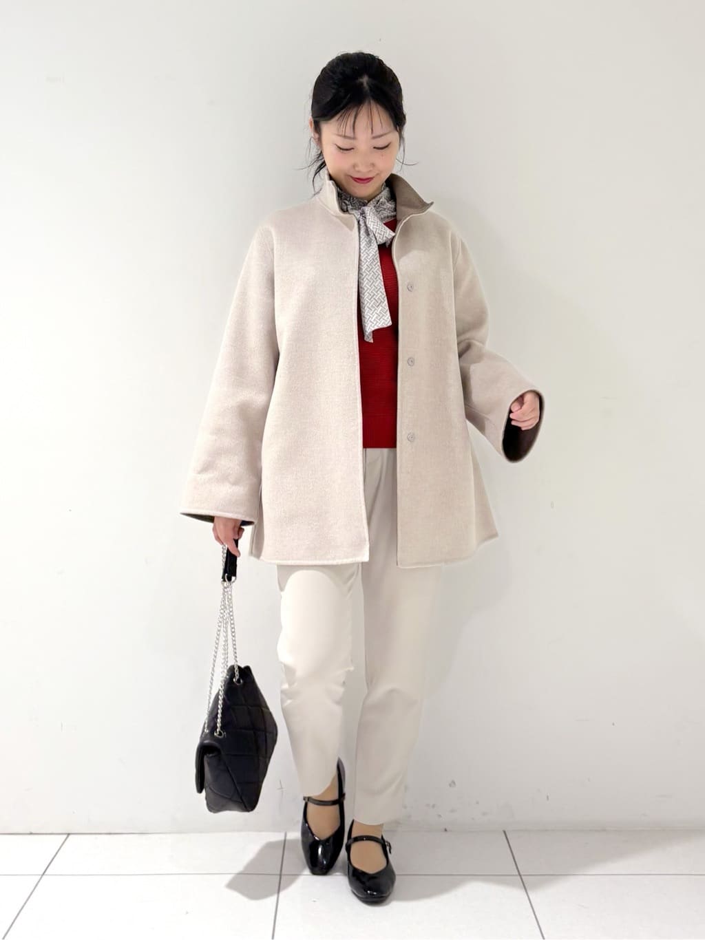 momokoさんの「INDIVI｜【配色デザイン／ミドル丈】ウールリバー テントラインコート」を使ったコーディネート