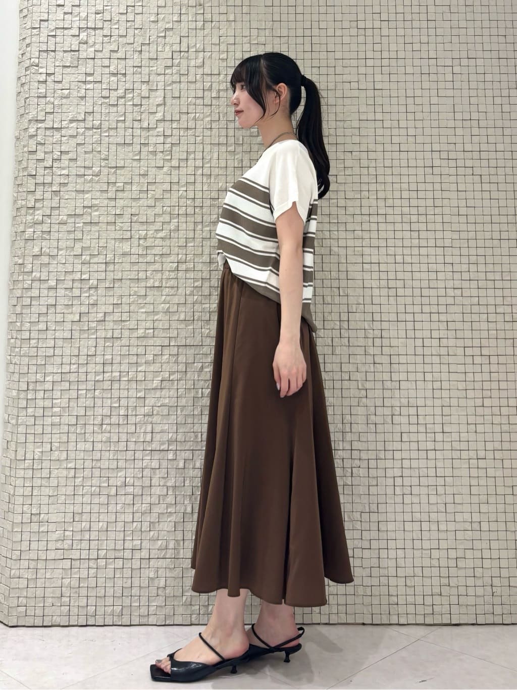 ibukiさんの「INDIVI｜◆新色登場！【洗える／清涼感】レーヨンストレッチ フレンチスリーブニット」を使ったコーディネート