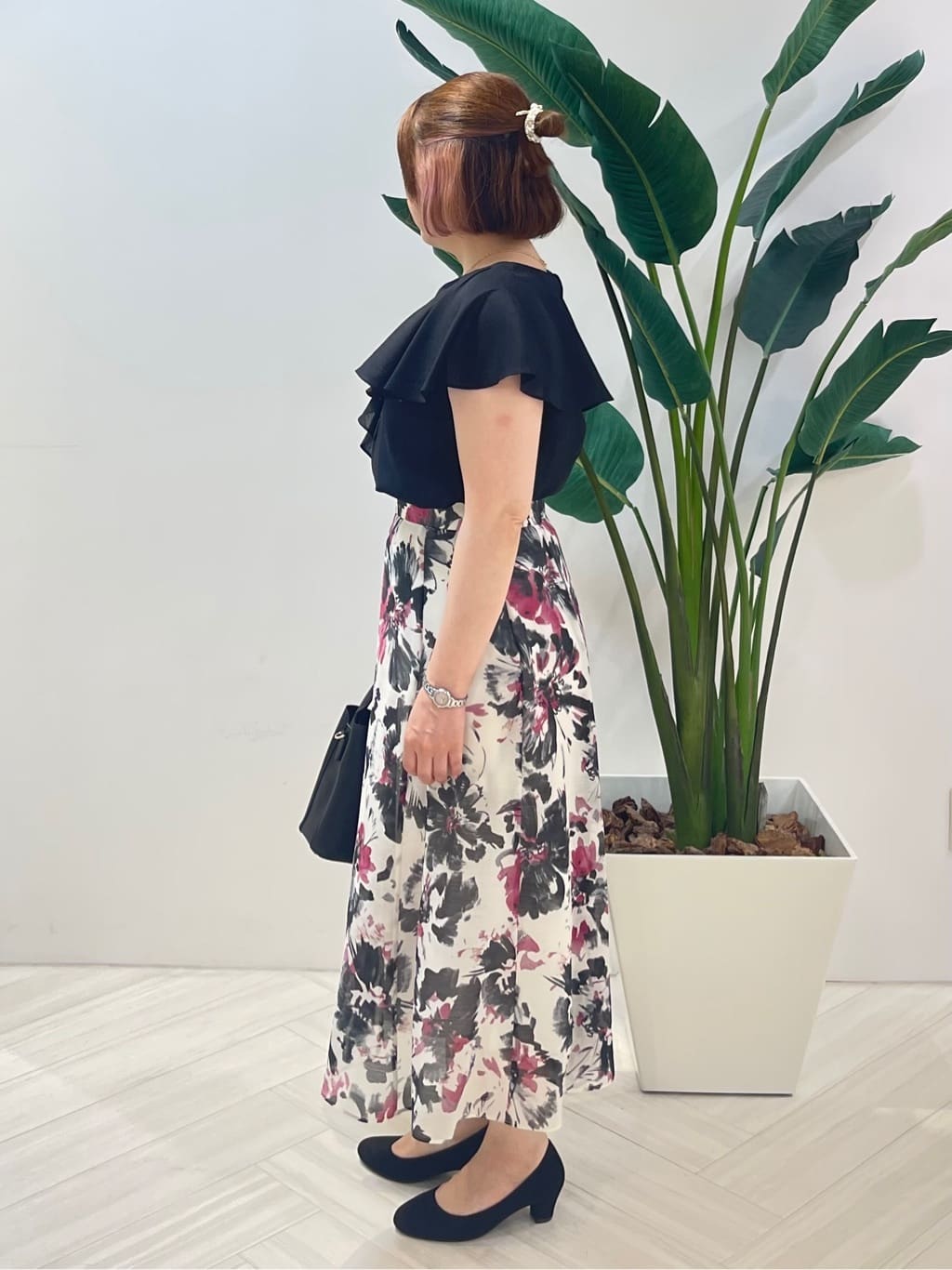Tomoさんの「UNTITLED｜【きれいめ/洗える/フリル】ラッフルシアーブラウス」を使ったコーディネート