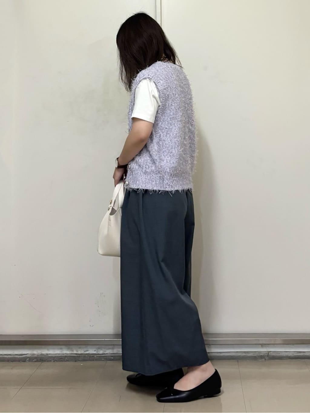 やまさんの「OPAQUE.CLIP｜《Can Cam掲載》フリンジシャギーコンパクトベスト【洗濯機洗い可】」を使ったコーディネート
