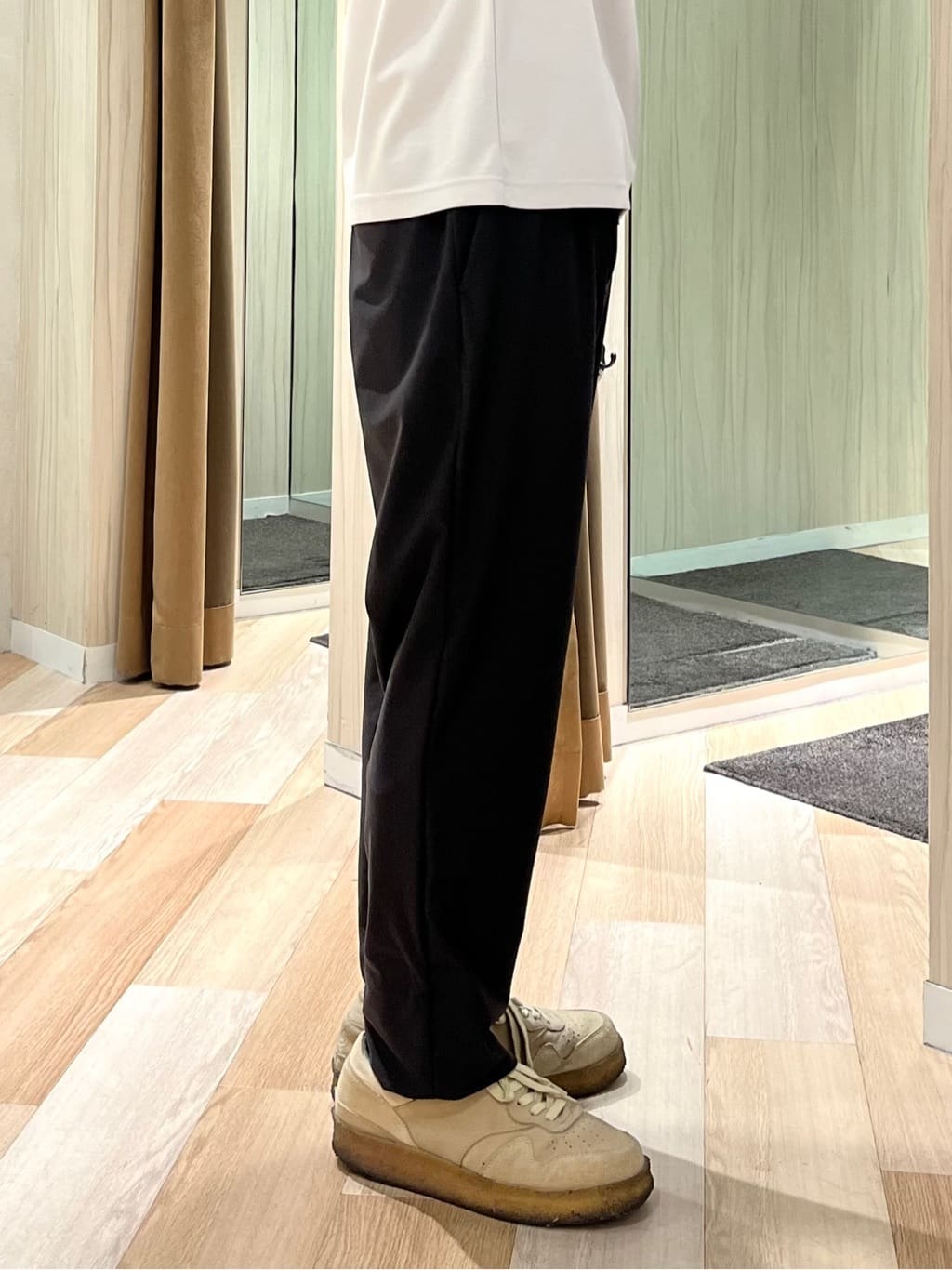 URAさんの「TAKEO KIKUCHI｜【COOL CITY WEAR】エアートール パンツ /接触冷感・通気性」を使ったコーディネート