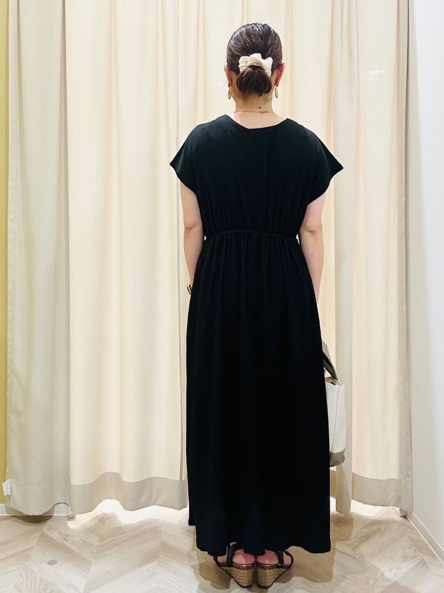 ちはるさんの「SHOO･LA･RUE｜【前後2WAY】さらりと大人上品に 楊柳フレンチワンピース」を使ったコーディネート