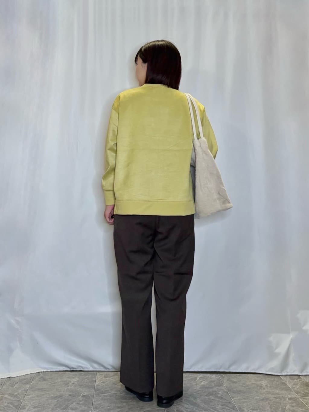 ネリさんの「SHOO･LA･RUE｜【洗濯機可/S-LL/高レビュー】上品シルエットで美しい イージーワイドパンツ」を使ったコーディネート