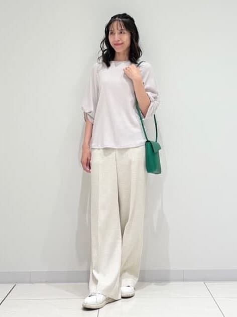 kayoさんの「INDIVI｜【UVケア／吸汗速乾】凹凸素材ねじり袖トップス」を使ったコーディネート