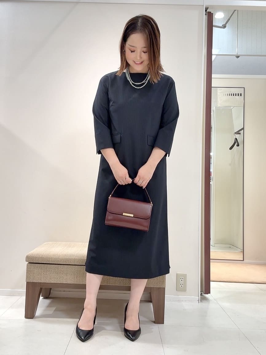 YUIさんの「UNTITLED｜【洗える/ストレッチ性】スーツライク ストライプワンピース」を使ったコーディネート