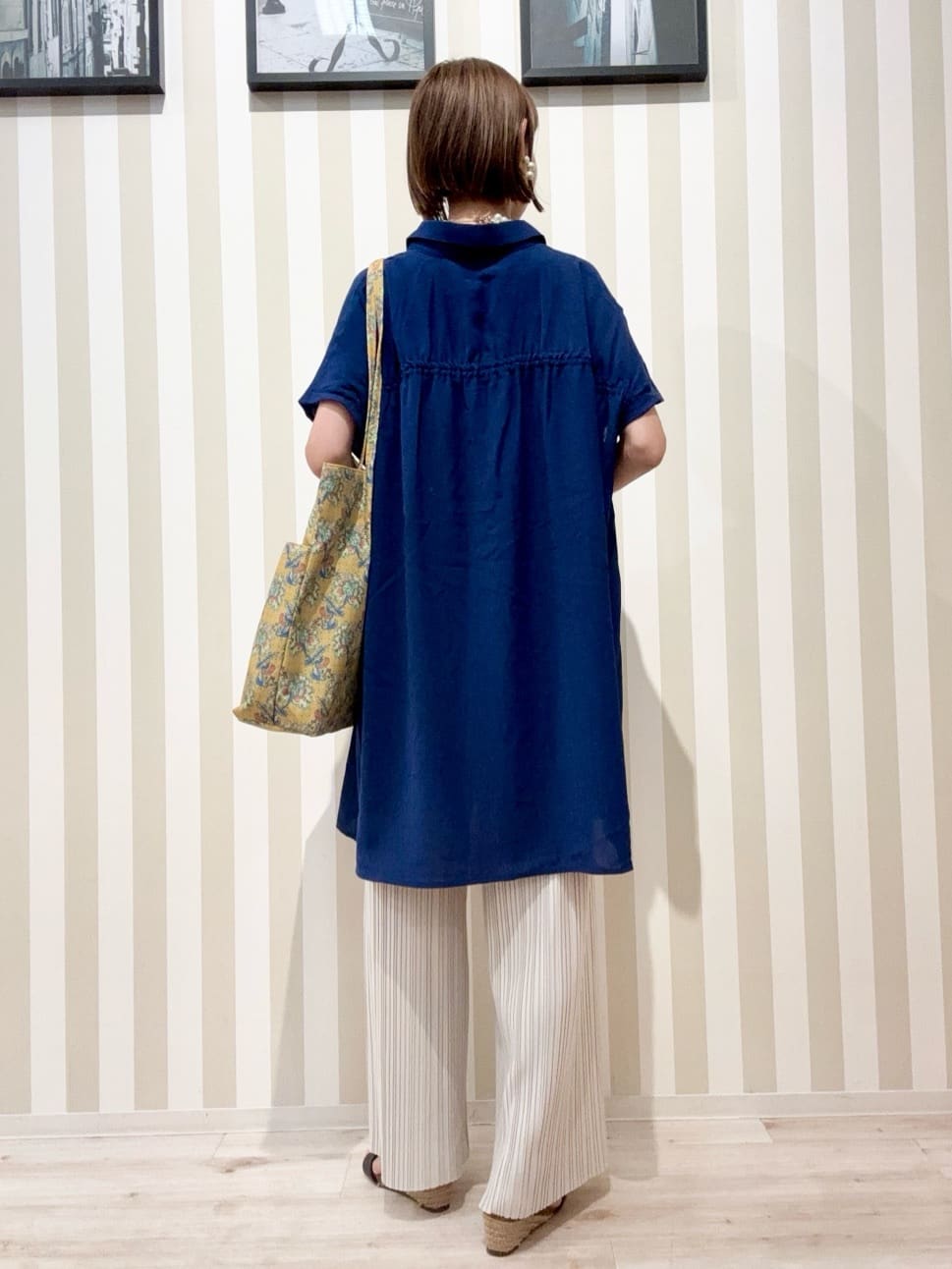 まつこさんの「SHOO･LA･RUE｜【S-LL/体型カバー】さらりとしたタッチが心地よい バックギャザーブラウス」を使ったコーディネート