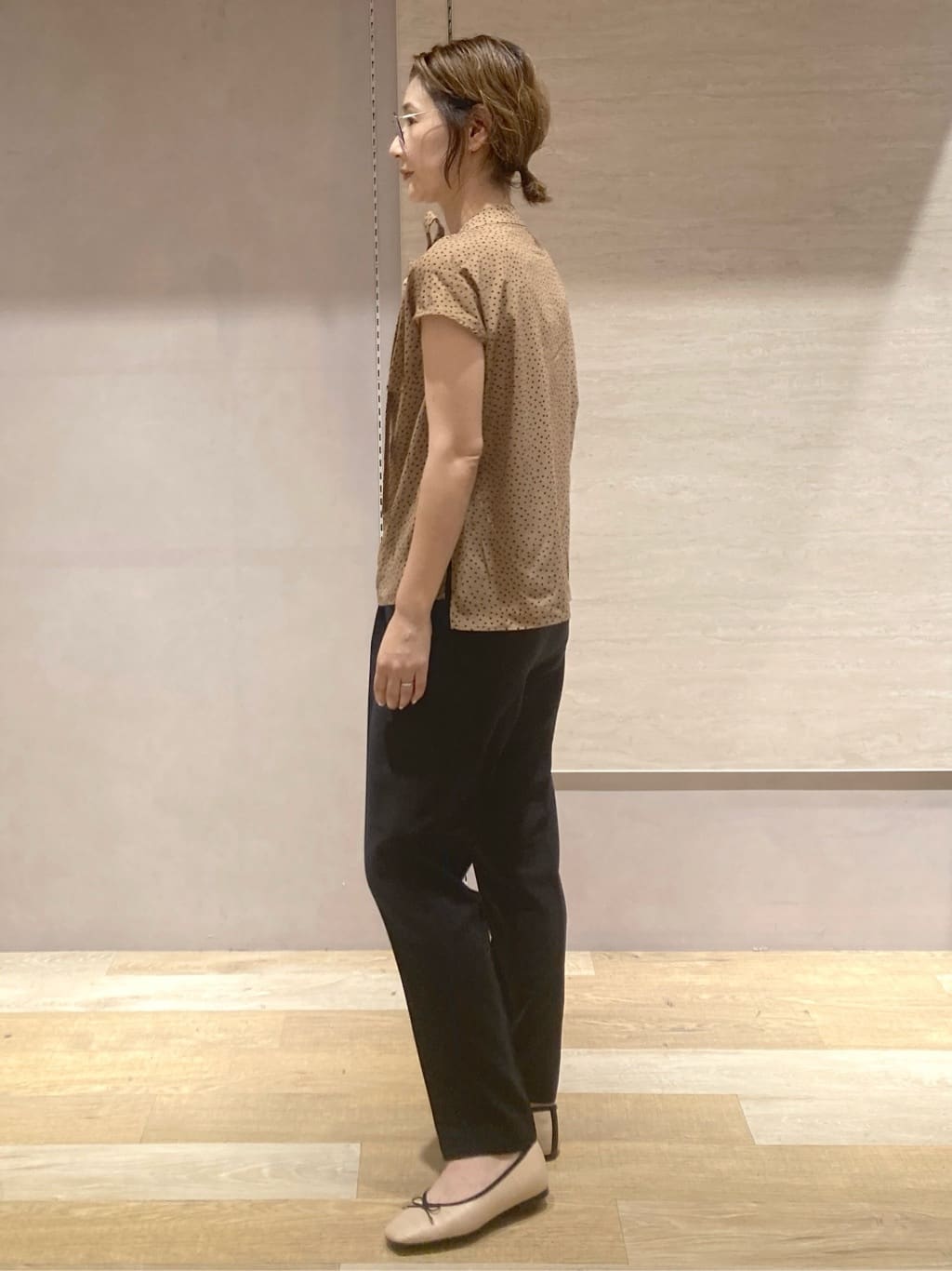 たけねぇさんの「OPAQUE.CLIP｜ラッピングボウタイドットブラウス【洗濯機洗い可】」を使ったコーディネート