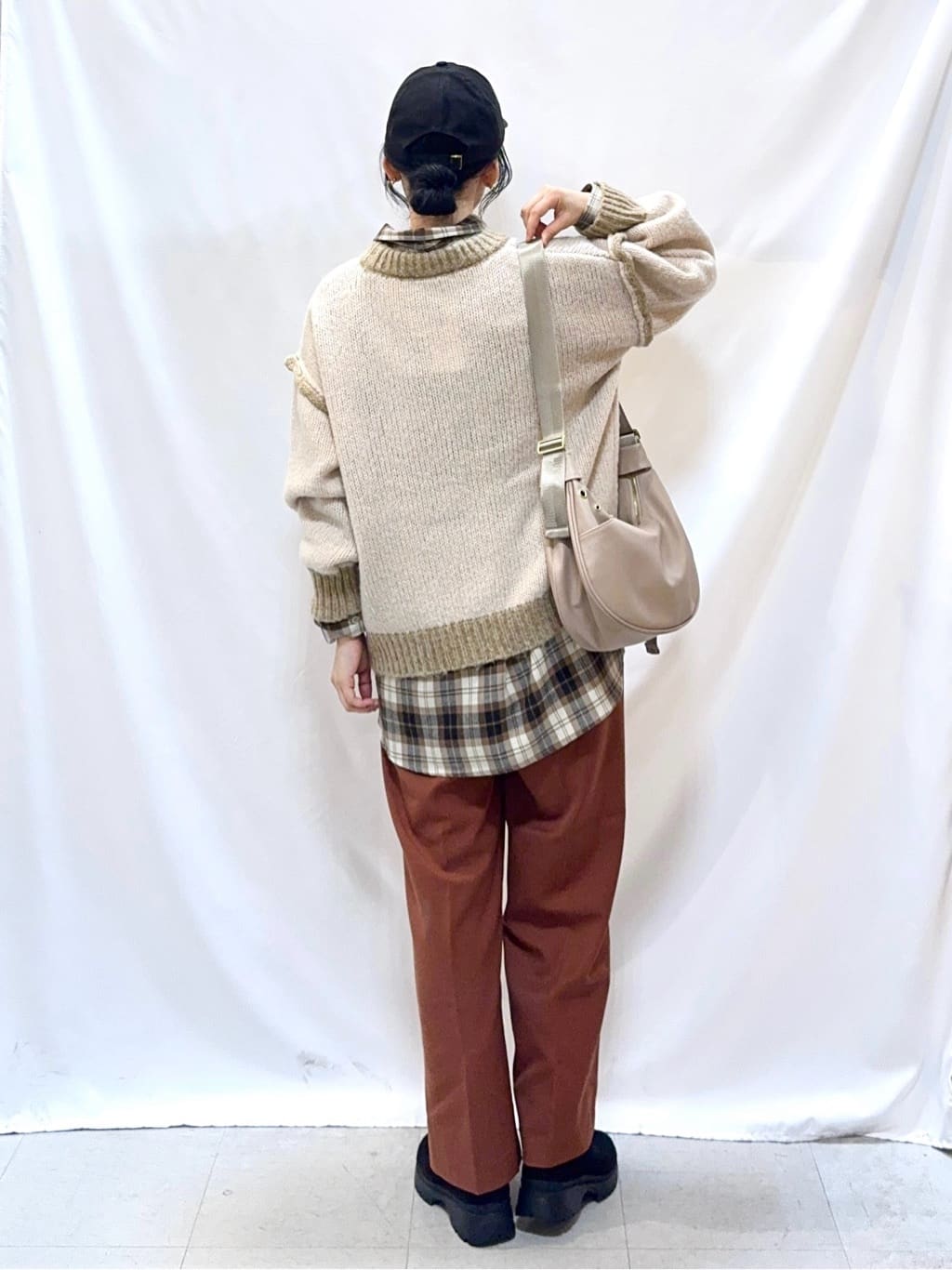 𝐇𝐢𝐫𝐨𝐦𝐢さんの「SHOO･LA･RUE｜【S-LL】柔らかさが癖になる 起毛コットン オーバーサイズシャツ」を使ったコーディネート