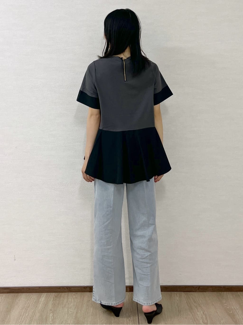 sachikoさんの「OPAQUE.CLIP｜配色フハクドッキングペプラムトップス【洗濯機洗い可／抗ピル】」を使ったコーディネート