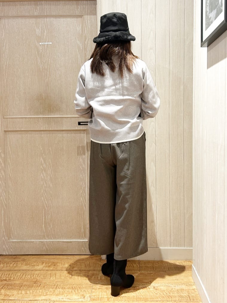 yukaさんの「SHOO･LA･RUE｜ウエストまわりをすっきり魅せる デザインガウチョパンツ」を使ったコーディネート