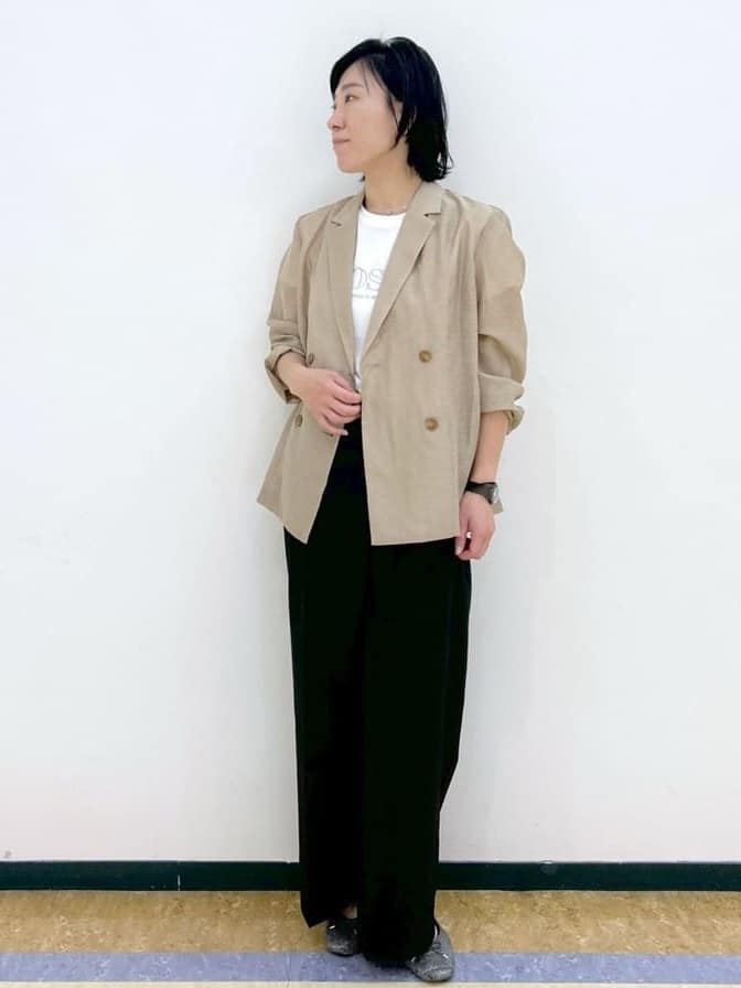 su.さんの「index｜麻調シアーダブルブレストテーラードジャケット【洗濯機洗い可】」を使ったコーディネート