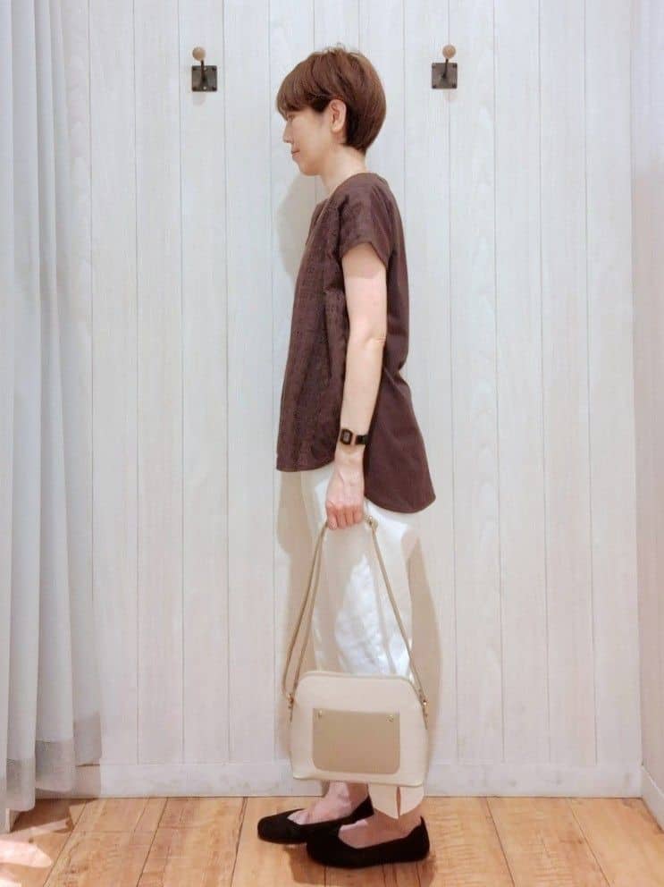 Ribさんの「SHOO･LA･RUE｜【S-LL】抜け感とすっきり見えを叶える 刺繍レース スキッパー襟トップス」を使ったコーディネート