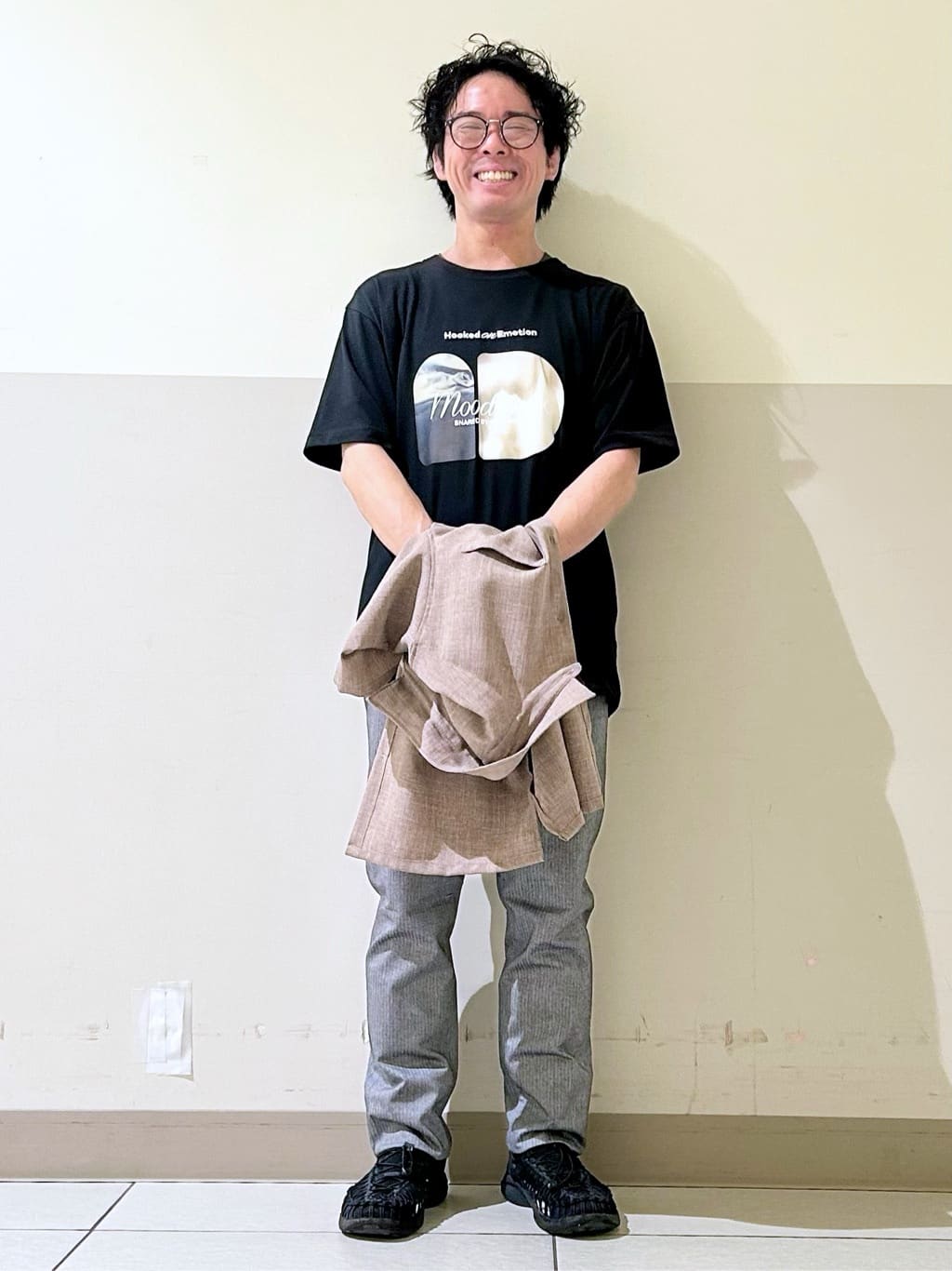 KENJI Iさんの「THE SHOP TK｜アートグラフィック 半袖Tシャツ 洗濯機OK」を使ったコーディネート