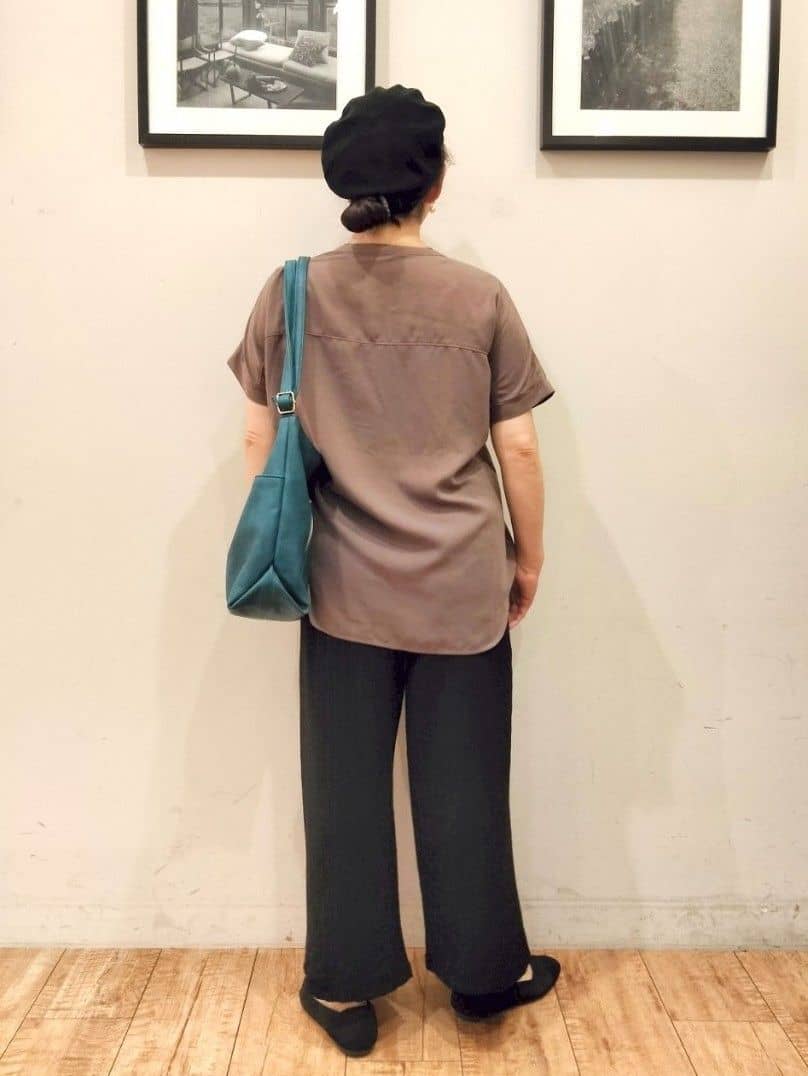 SHOOLARUEさんの「SHOO･LA･RUE｜【洗える/プチプラ】大人の抜け感をプラスする バンドカラーシャツ」を使ったコーディネート
