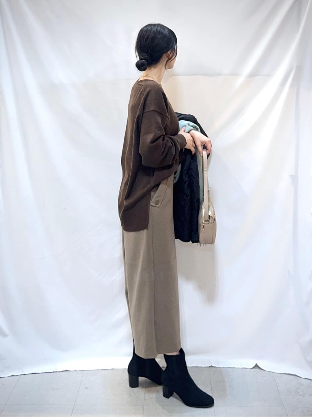 𝐇𝐢𝐫𝐨𝐦𝐢さんの「SHOO･LA･RUE｜【洗濯機可】美脚見え あったか圧縮ニット ガウチョパンツ」を使ったコーディネート
