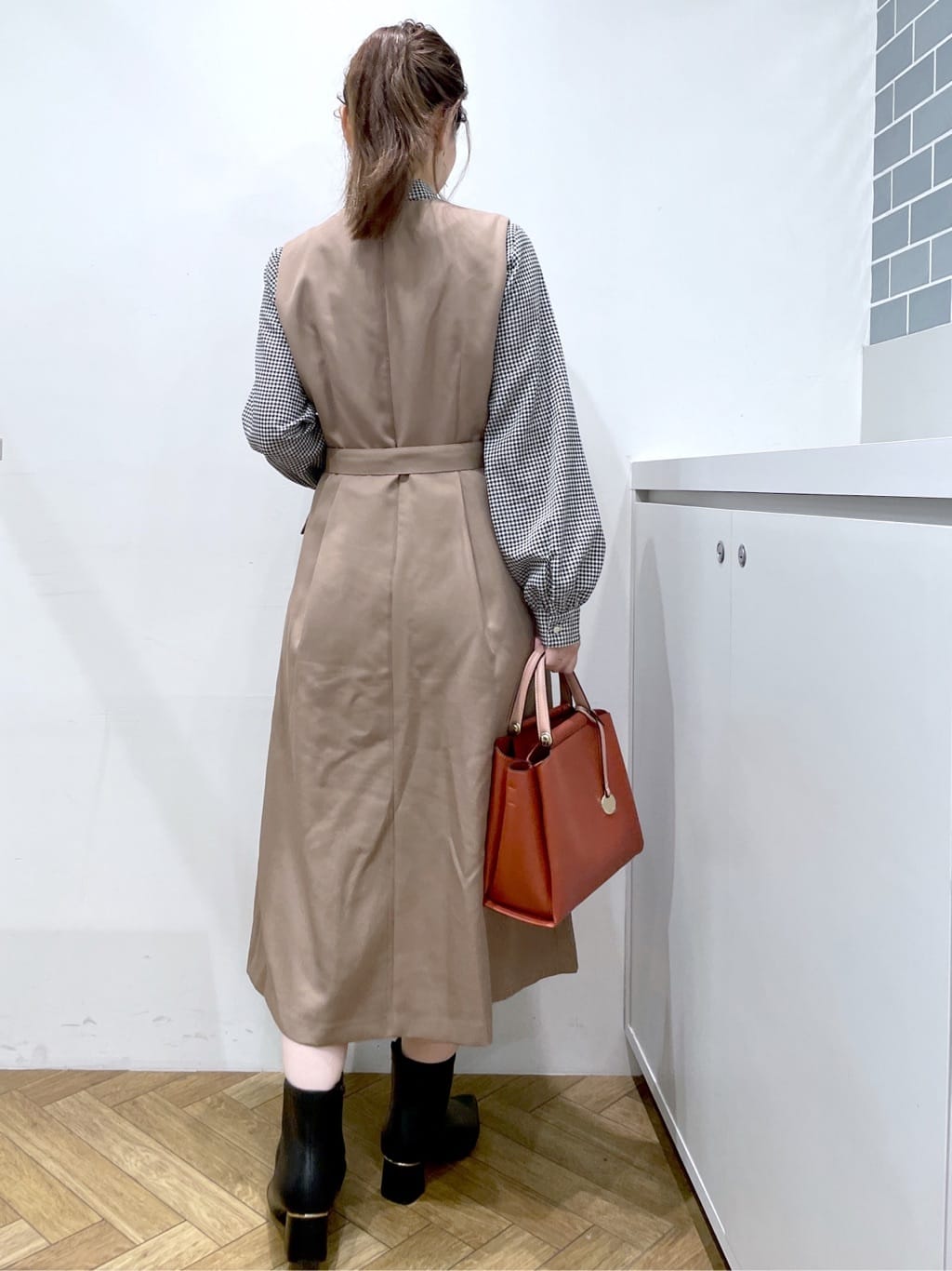 Junさんの「index｜トレンチディティールワンピース【洗濯機OK／イージーアイロン／防シワ】」を使ったコーディネート