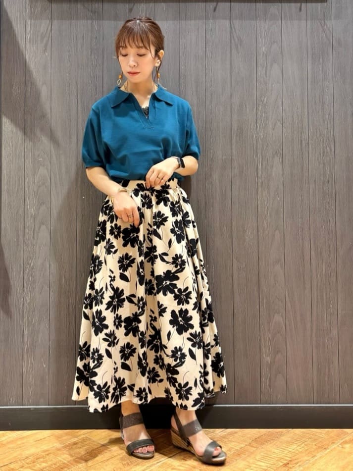 meiさんの「SHOO･LA･RUE｜【S-LL/洗える】大人の抜け感 スキッパーニット」を使ったコーディネート