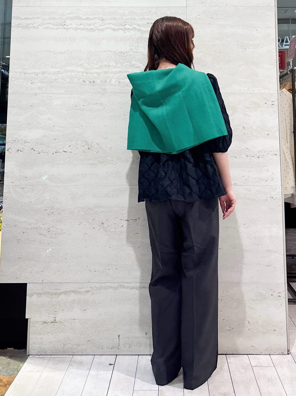 かほさんの「OPAQUE.CLIP｜ふくれジャカードペプラムブラウス【洗濯機洗い可】」を使ったコーディネート