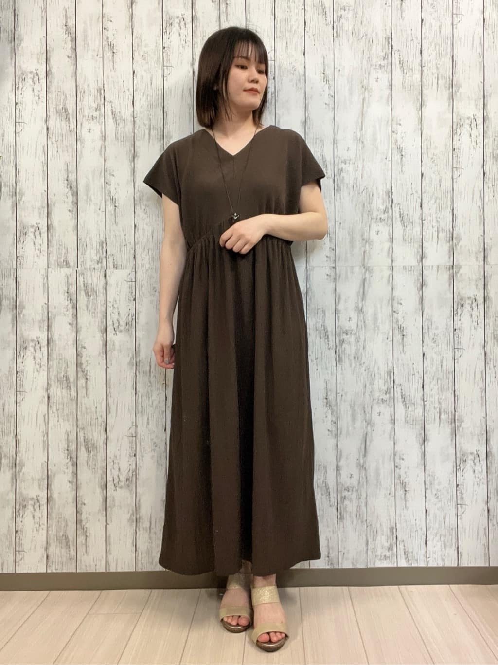 シカさんの「SHOO･LA･RUE｜【前後2WAY】さらりと大人上品に 楊柳フレンチワンピース」を使ったコーディネート