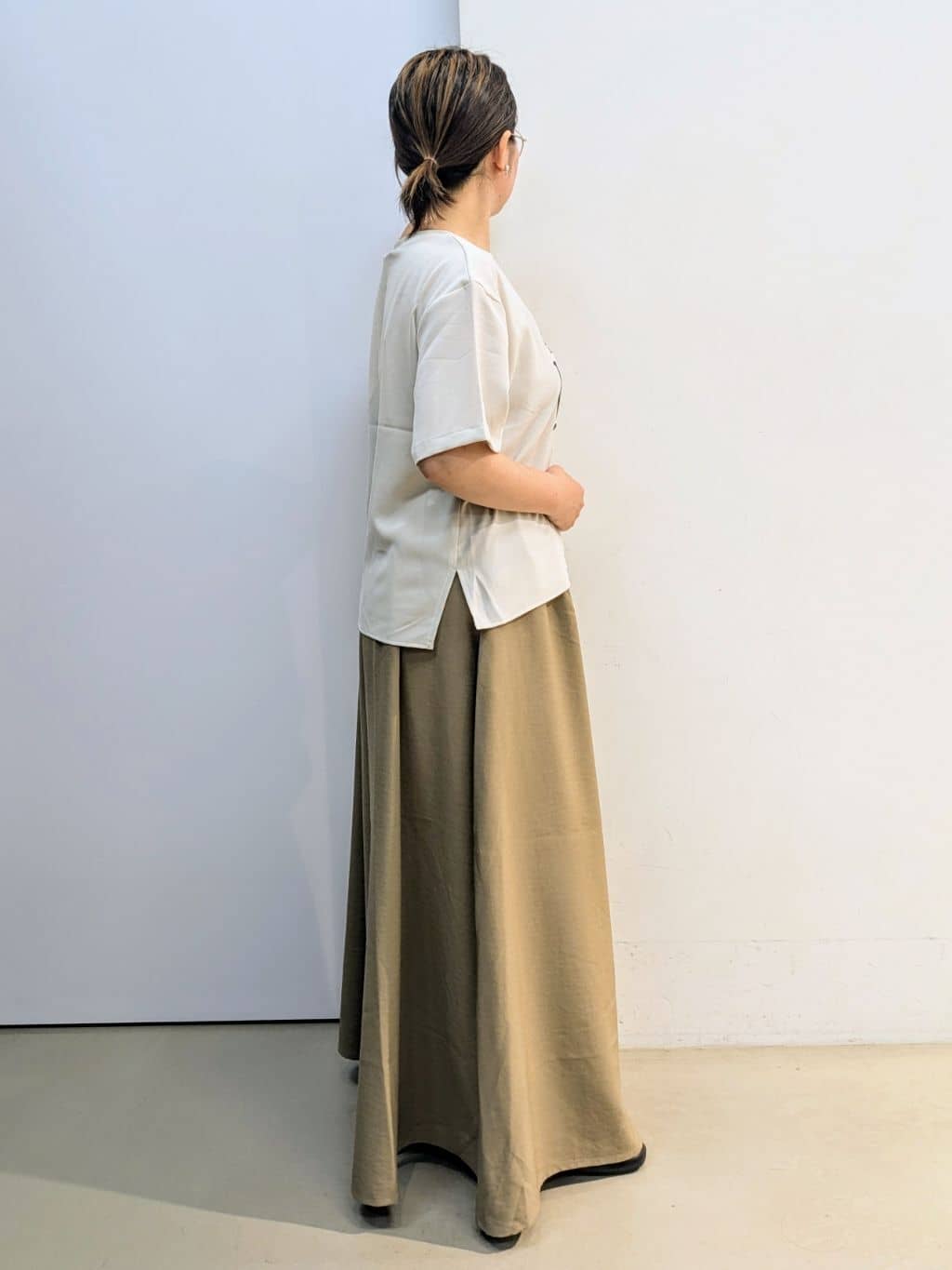 kotoさんの「THE SHOP TK｜アソートロゴTシャツ【接触冷感/防シワ/吸水速乾/UVケア/洗濯機OK】」を使ったコーディネート