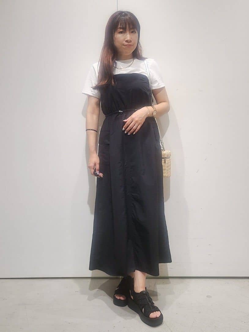 hmさんの「OPAQUE.CLIP｜ドッキングワンピース【洗濯機洗い可】」を使ったコーディネート