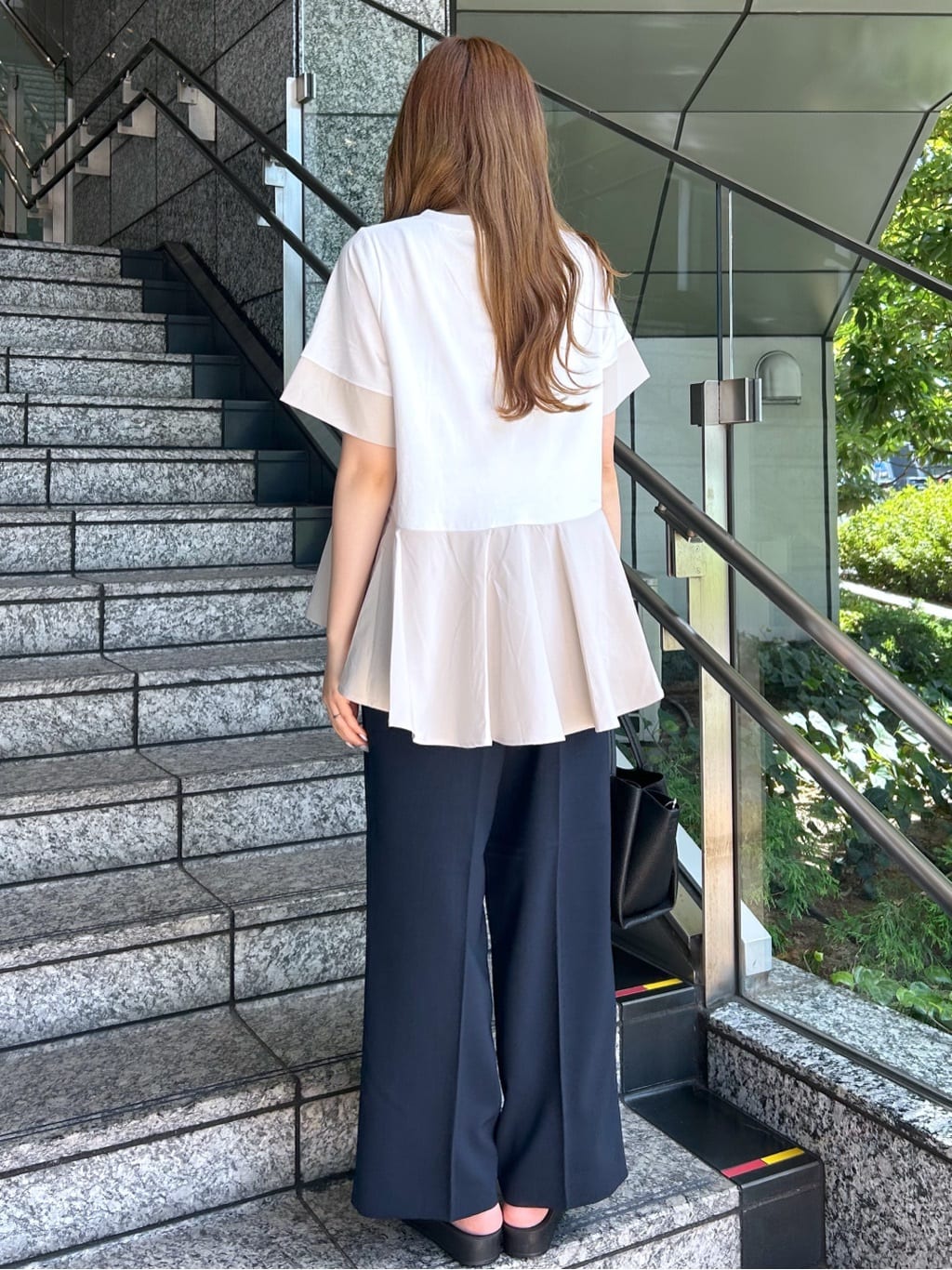 Risaさんの「OPAQUE.CLIP｜配色フハクドッキングペプラムトップス【洗濯機洗い可／抗ピル】」を使ったコーディネート