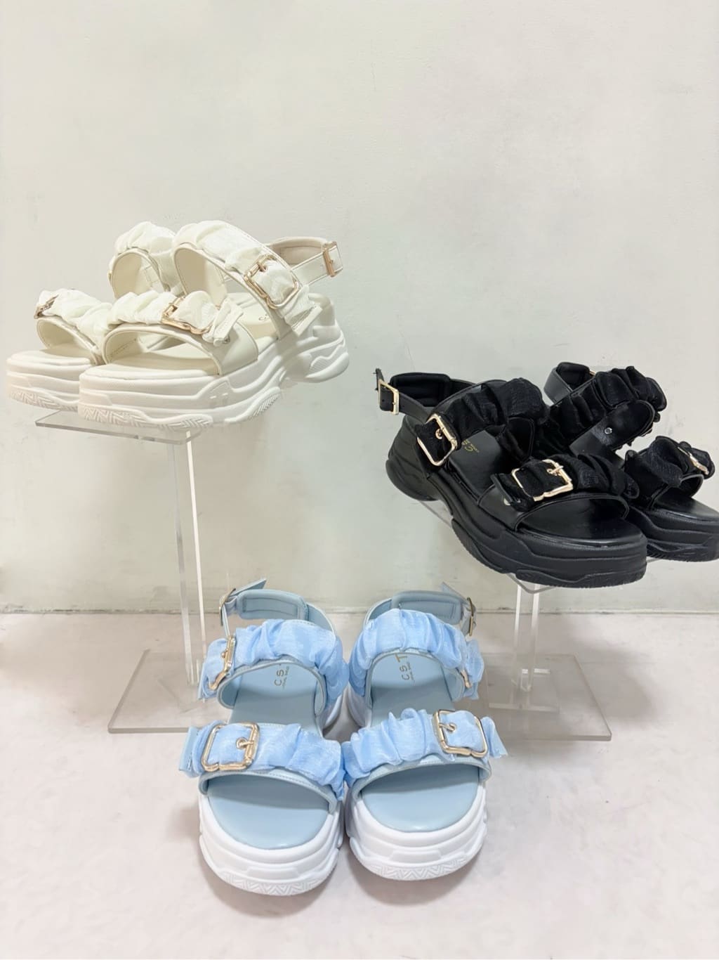 sakiさんの「ESPERANZA｜ギャザーダブルベルトサンダル」を使ったコーディネート