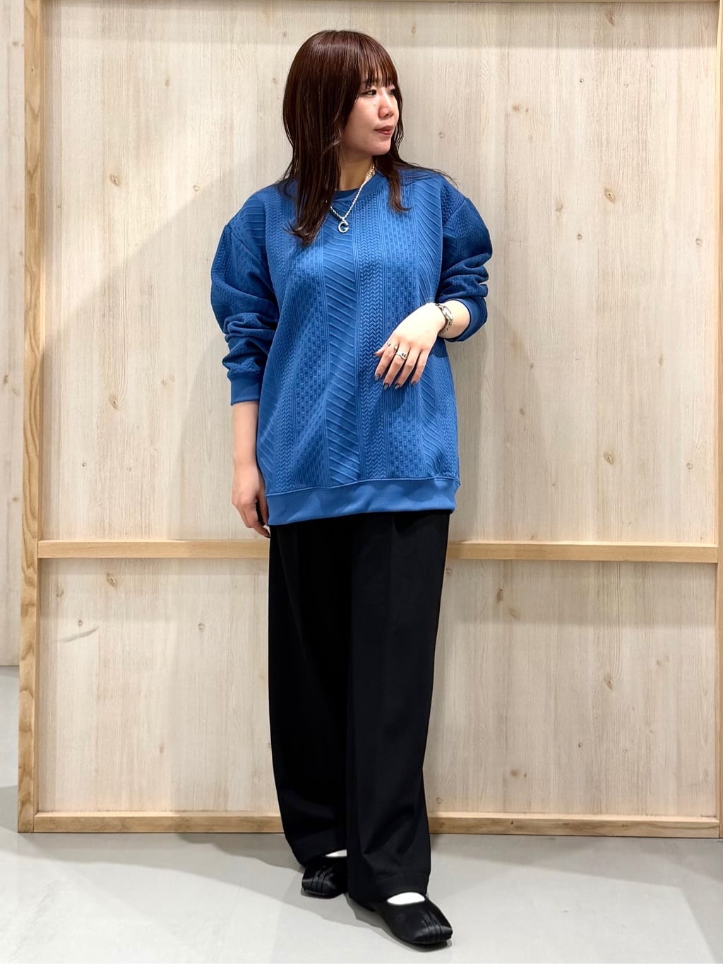 nanaさんの「THE SHOP TK｜【無地に飽きた方へ】ふくれジャカードスウェット　洗濯機OK/6色展開/ユニセックスでおすすめ！」を使ったコーディネート