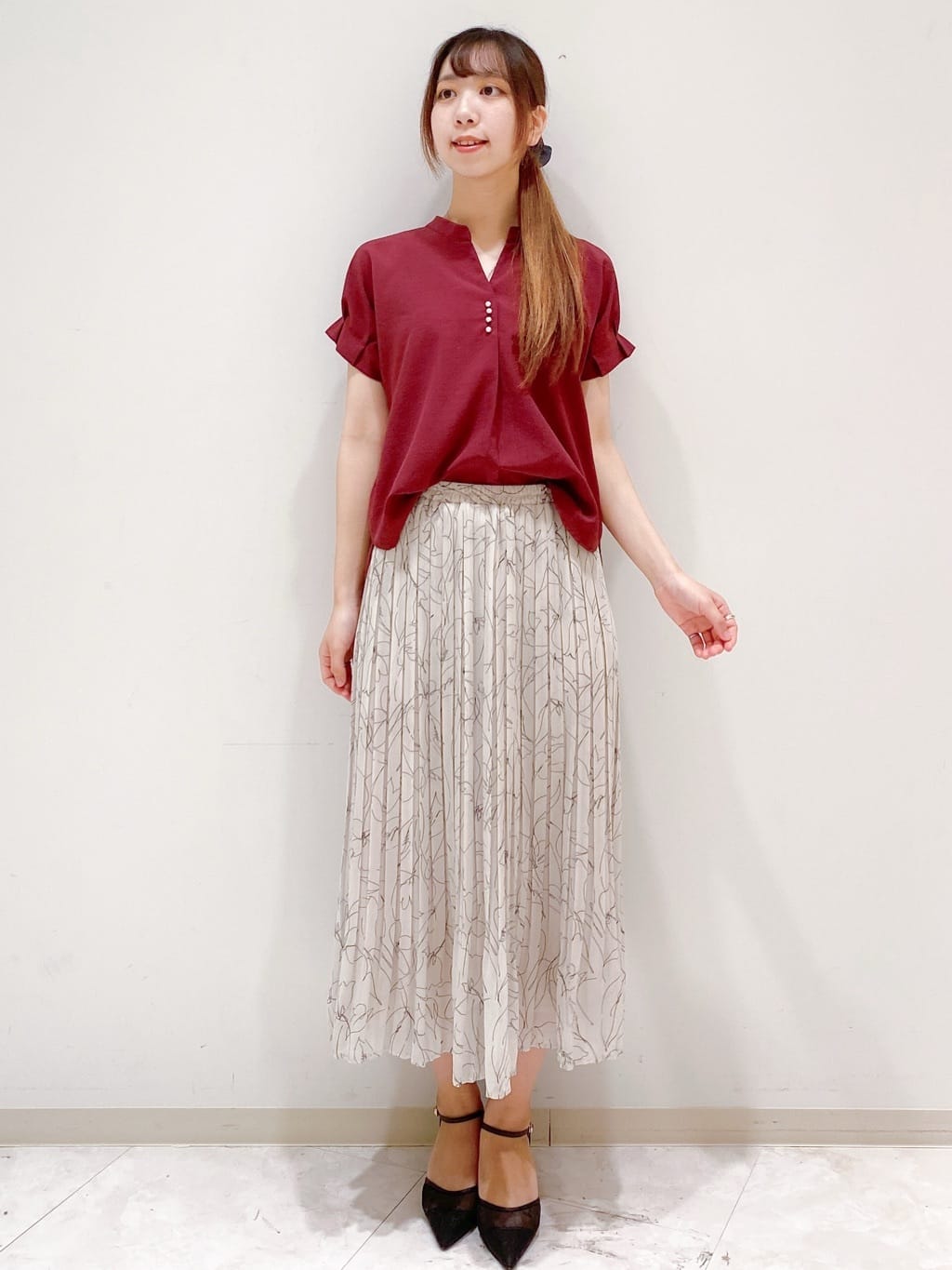 yurinaさんの「index｜《7色展開／XS-LLサイズ》タックスリーブスキッパーブラウス【洗濯機洗い可／吸水速乾／抗ピル／防シ」を使ったコーディネート