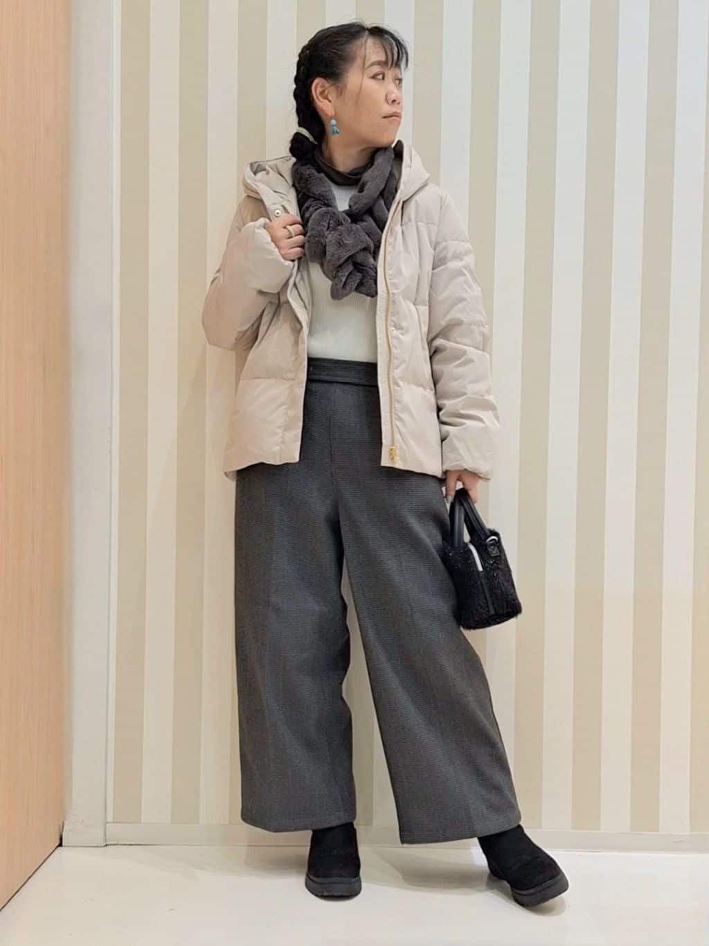 Saoさんの「SHOO･LA･RUE｜【撥水/洗える】ショートフーディーダウン」を使ったコーディネート