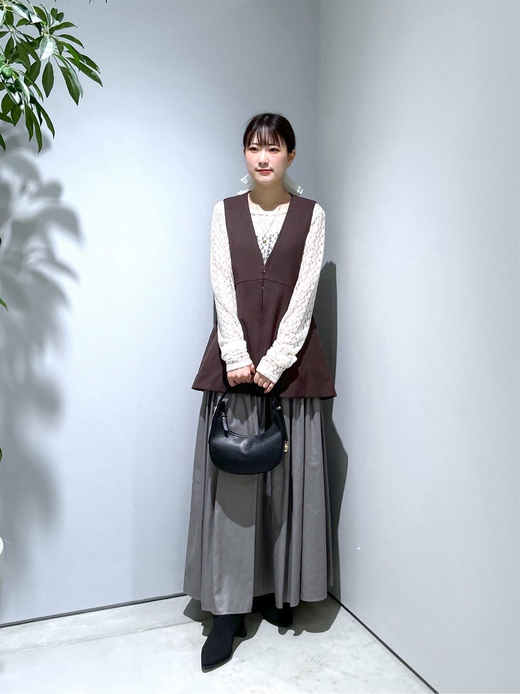 Renoさんの「INDIVI｜レザーライクマキシスカート」を使ったコーディネート