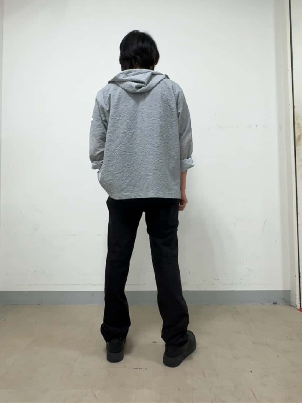 溝端佑太朗さんの「TAKEO KIKUCHI｜◆【Sサイズ～】フェイスロープ刺繍 天竺Tシャツ」を使ったコーディネート