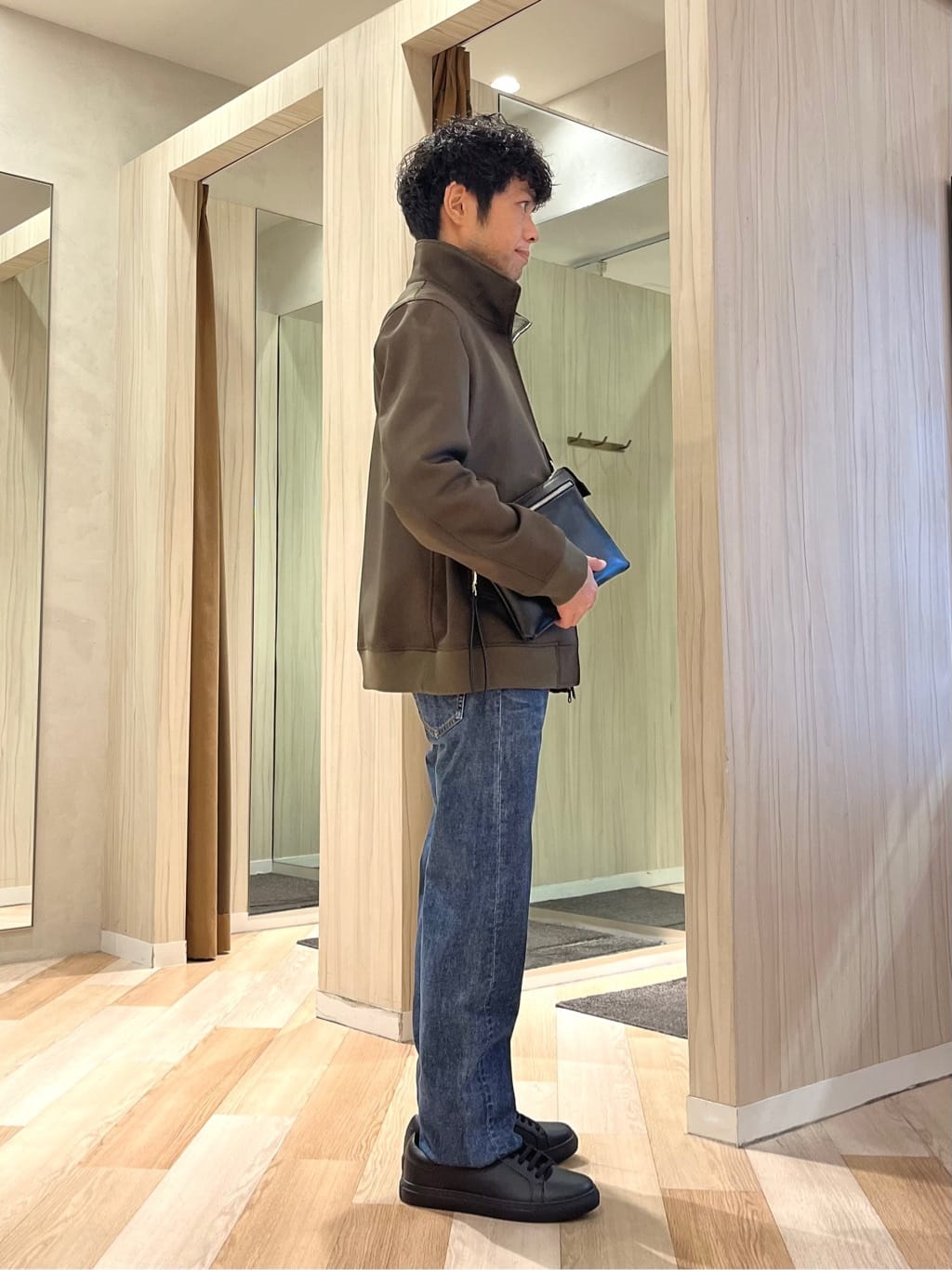 URAさんの「TAKEO KIKUCHI｜【Made in JAPAN】播州織 ドビー千鳥シャツ」を使ったコーディネート
