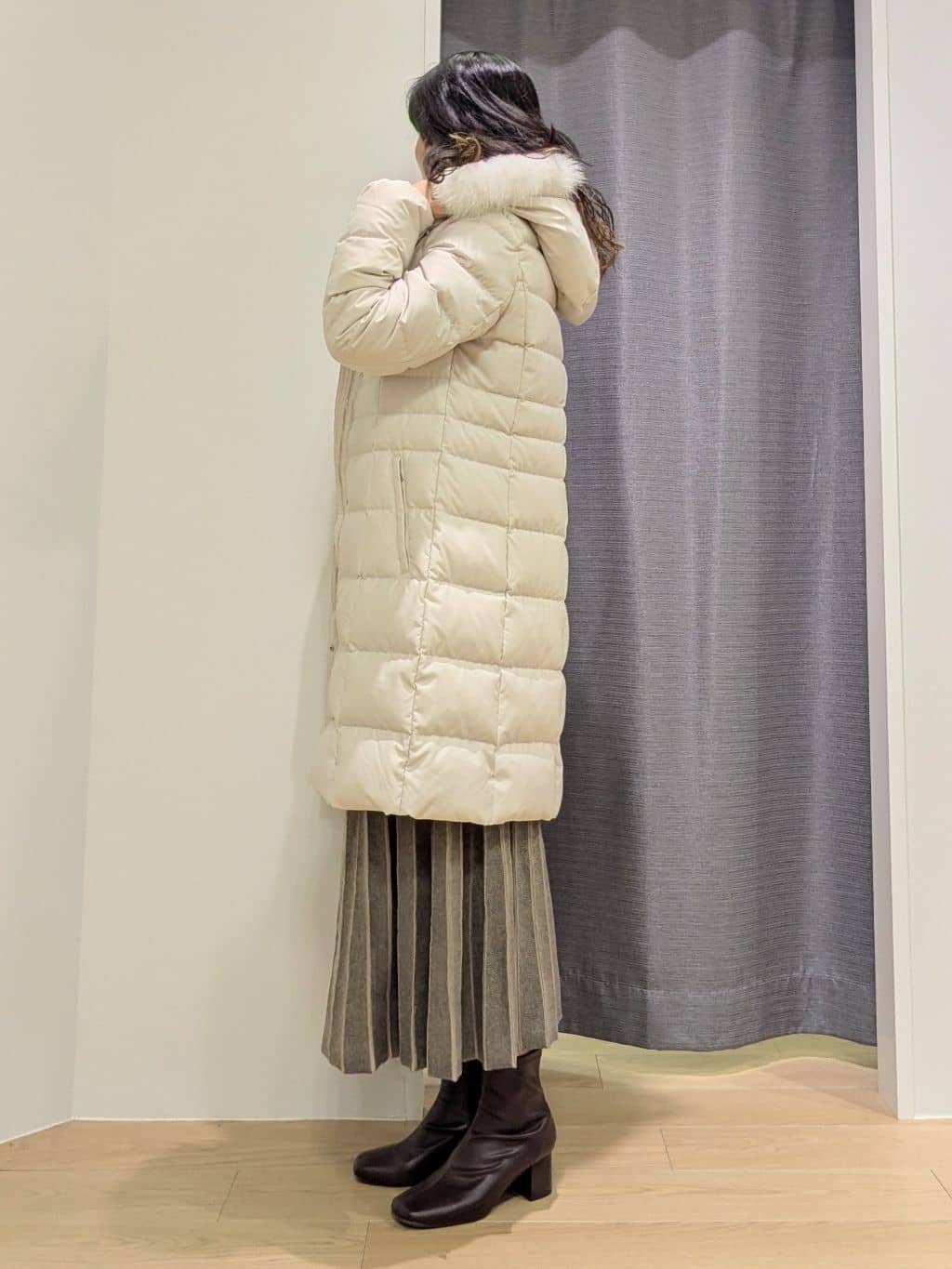 miiさんの「INDIVI｜【名品／撥水／抗菌防臭】ロング丈リサイクルダウンコート」を使ったコーディネート