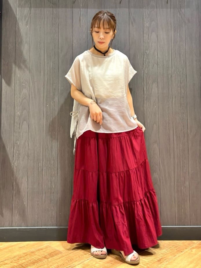 meiさんの「SHOO･LA･RUE｜【洗える/S-LL】上品なシアー感 レイヤード風トップス」を使ったコーディネート