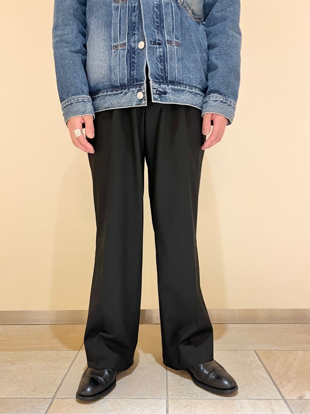 小山凌さんの「DRESSTERIOR｜SUPIMA COTTON ボタンダウンシャツ」を使ったコーディネート