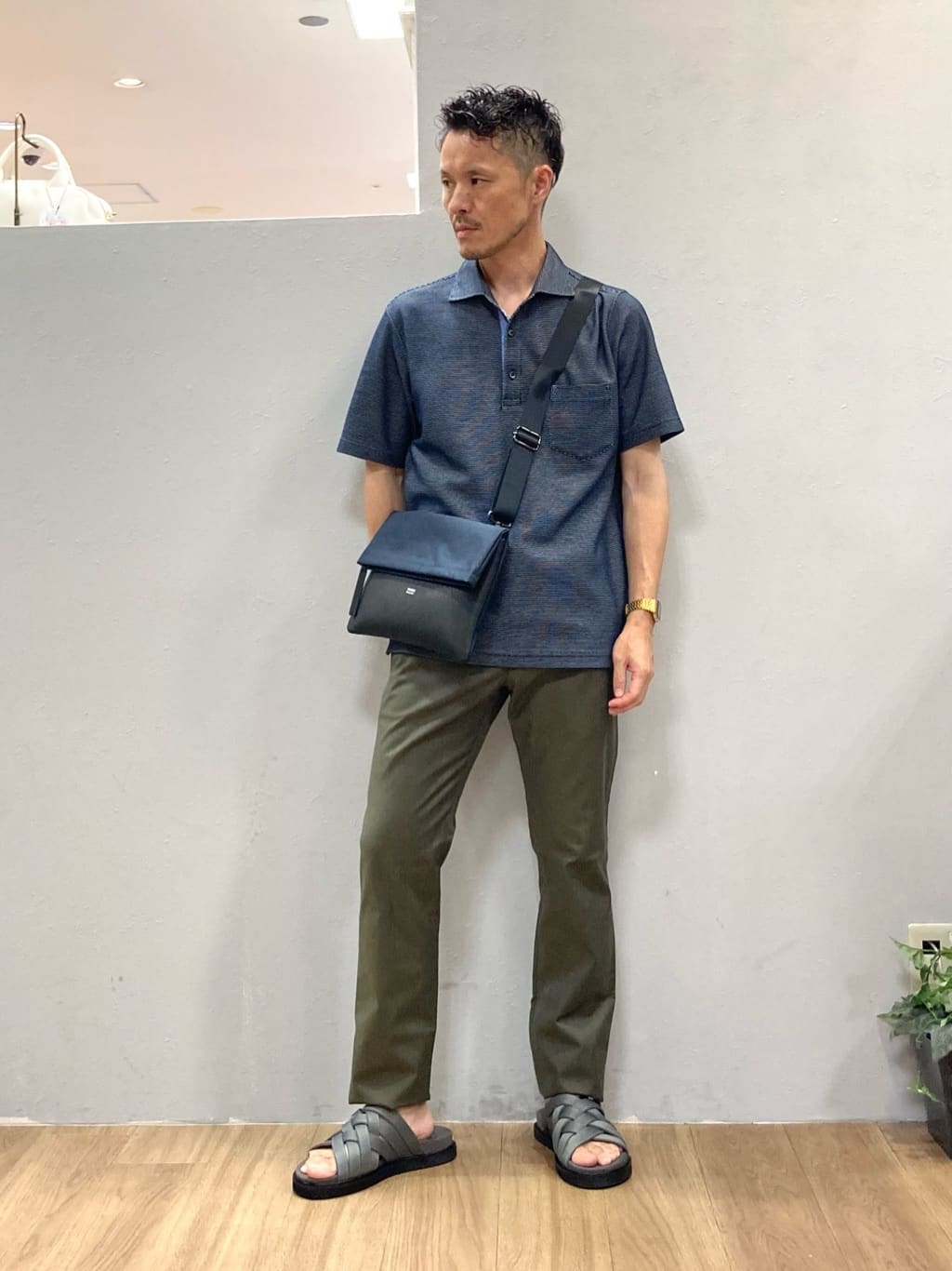 シュンさんの「TAKEO KIKUCHI｜【抗菌防臭／9色5サイズ展開】ハニカムメランジ ポロシャツ」を使ったコーディネート